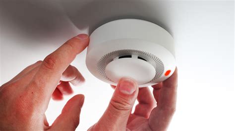 when to change smoke detector